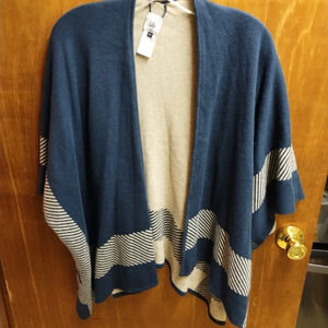 Cabi reversible shawl size  xs/s